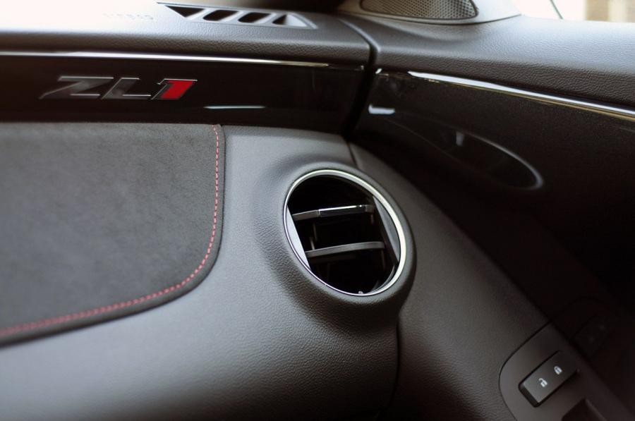  Chevrolet Camaro ZL1 2012 года  (фото 16 из 202)